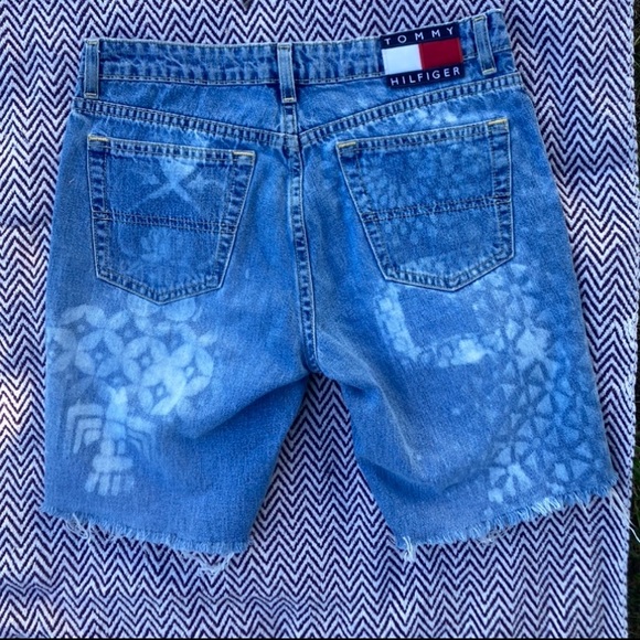 Upcycled vintage Tommy Hilfiger cut off denim shorts : OOAK dyed distressed : - Picture 10 of 16